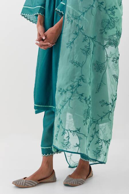 Amisha Kothari Blue Chanderi , Organza Embroidery V-neck V Kurta Set at Aza Fashions Amisha Kothari_Blue Chanderi , Organza Embroidery V-neck V Kurta Set _at_Aza_Fashions