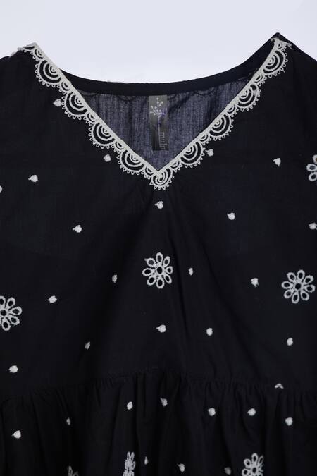 Mulmul Black Mulmul Cotton Embroidery Floral Emme Kurta And Pant Set at Aza Fashions Mulmul_Black Mulmul Cotton Embroidery Floral Emme Kurta And Pant Set _at_Aza_Fashions