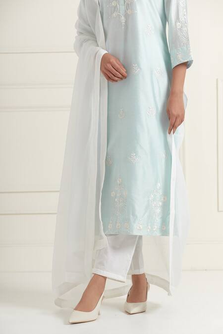 Ikshita Choudhary Sky Blue Kurta Chanderi Silk Embroidered Floral Round Set With Kota Dupatta at Aza Fashions Ikshita Choudhary_Sky Blue Kurta Chanderi Silk Embroidered Floral Round Set With Kota Dupatta_at_Aza_Fashions