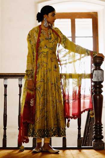 Buy_Archana Jaju_Yellow Pure Silk And Cotton Lycra Aari & Sequin, Hand Painted Anarkali Set_Online_at_Aza_Fashions