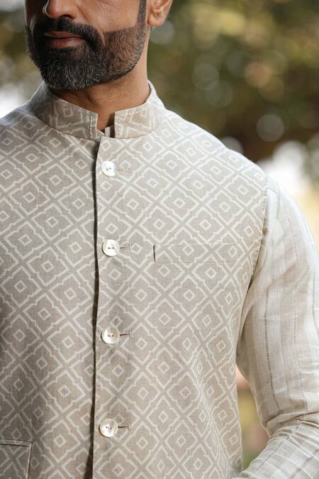 Raw & Rustic By Niti Bothra_Beige Bandi And Kurta 60 , Pant 40 Reversible Moroccan Bundi & Set_at_Aza_Fashions