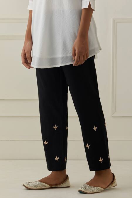 Kamaltaas_Off White Chanderi Silk, Cotton Embroidery, Piping Hand A-line Kurta And Pant Set_at_Aza_Fashions