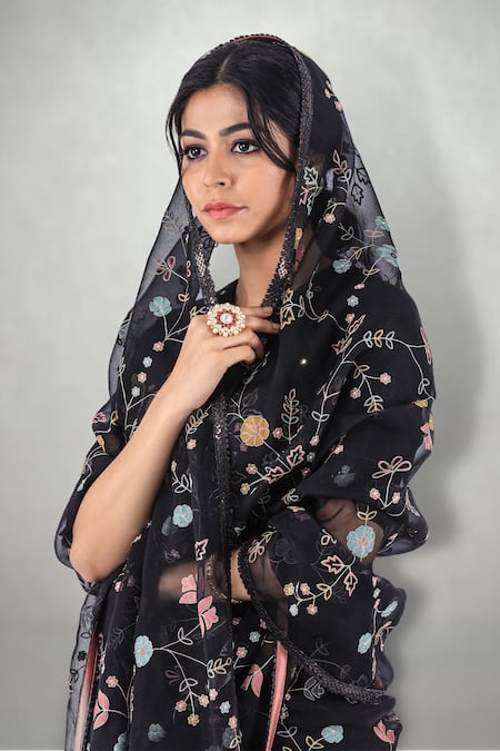 Shop_I Am Design_Black Raw , Organza Aari Crew Neck Floral Embroidered Saree With Blouse _Online_at_Aza_Fashions