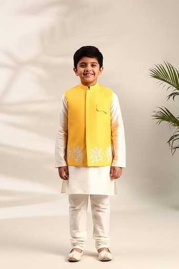 Mayank Modi - Men Floral Thread Embroidered Bundi Set For Kids