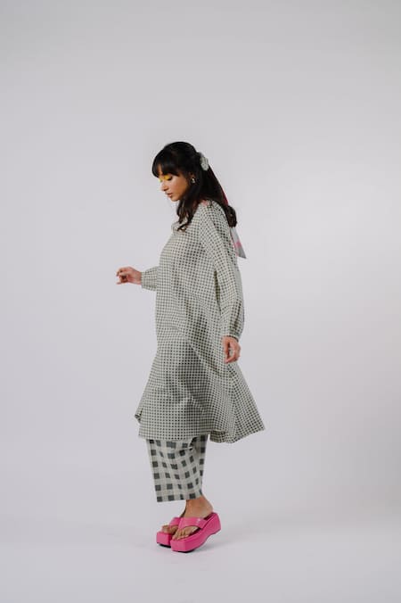Shop Tussah By Siddhi Shah Black Cotton Checkered Round Flared Pattern Kurta With Pant Online at Aza Fashions Shop_Tussah By Siddhi Shah_Black Cotton Checkered Round Flared Pattern Kurta With Pant _Online_at_Aza_Fashions