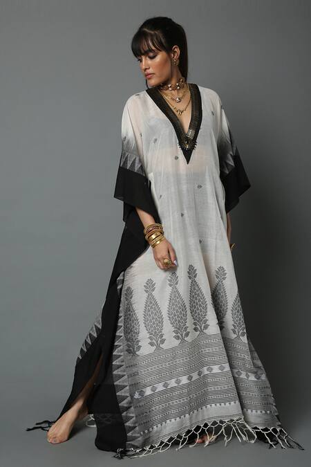 Buy House Of Three White Cotton Bead Work, Temple Border Plunge Neck Kaftan Online at Aza Fashions Buy_House Of Three_White Cotton Bead Work, Temple Border Plunge Neck Kaftan _Online_at_Aza_Fashions