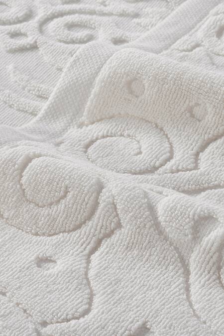 Houmn_White 100% Cotton Weaves Daydream Towel Set_Online_at_Aza_Fashions