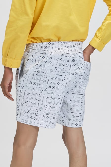 Shop Terra Luna White 100% Organic Handloom Oxford Cotton Floral Hvar Print Shorts at Aza Fashions Shop_Terra Luna_White 100% Organic Handloom Oxford Cotton Floral Hvar Print Shorts _at_Aza_Fashions
