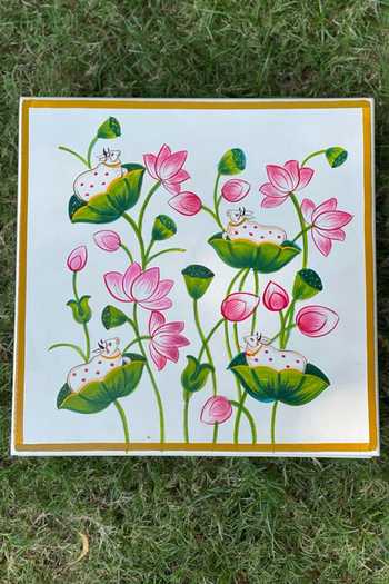 Buy_Purana Darwaza_White Wood Hand Painted Pichwai Chowki