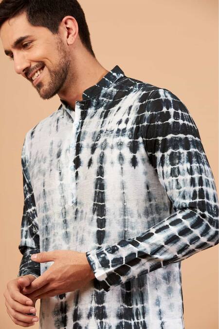 Hilo Design_White Silk Tintle Tie Dye Kurta Set_at_Aza_Fashions
