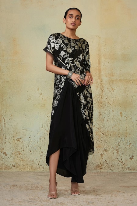 Shop Style Junkiie Black Georgette Mirrors, Chains Draped Asymmetrical Skirt Online at Aza Fashions Shop_Style Junkiie_Black Georgette Mirrors, Chains Draped Asymmetrical Skirt _Online_at_Aza_Fashions