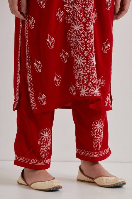 Buy Priya Chaudhary Red Cotton, Chiffon Embroidery Split V-neck Chikankari Kurta Set Buy_Priya Chaudhary_Red Cotton, Chiffon Embroidery Split V-neck Chikankari Kurta Set