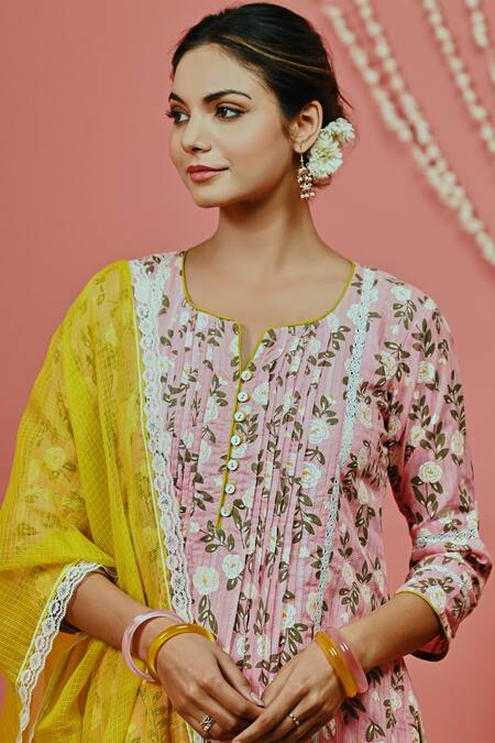 Myaara Peach Cotton, Kota Doria Lace, Piping Rose Hand Block Print Kurta Pant Set Online at Aza Fashions Myaara_Peach Cotton, Kota Doria Lace, Piping Rose Hand Block Print Kurta Pant Set _Online_at_Aza_Fashions