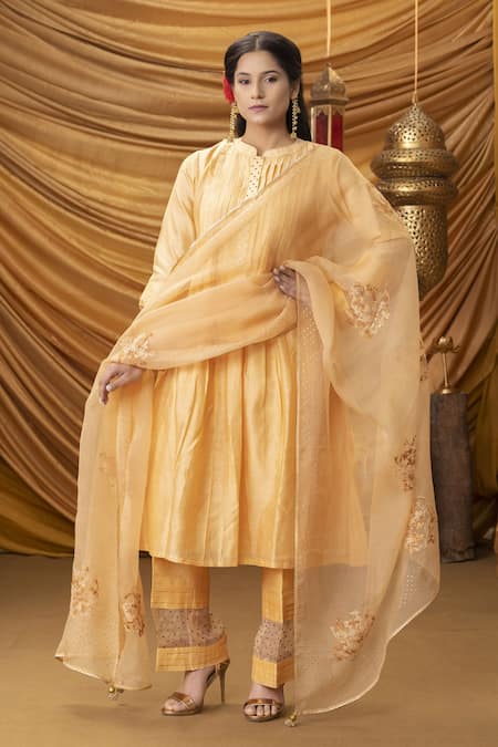 Ruh Clothing Omeesha Chikankari Kurta Set 