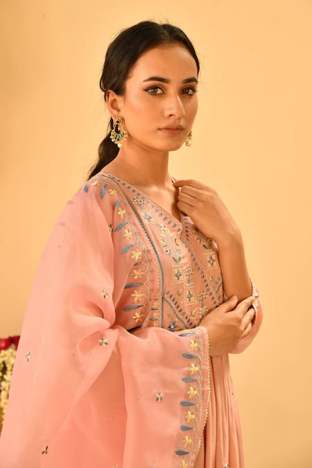 Buy_Seher Jaipur_Pink Muslin Silk, Dupatta Organza, Ruhani Gathered Embroidered Kurta Set_Online_at_Aza_Fashions