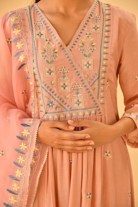 Shop_Seher Jaipur_Pink Muslin Silk, Dupatta Organza, Ruhani Gathered Embroidered Kurta Set_Online_at_Aza_Fashions