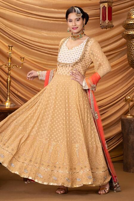 Buy_Ruh Clothing_Beige Net, Banarasi Georgette Zari Notched Iahanya Anarkali With Dupatta _Online_at_Aza_Fashions