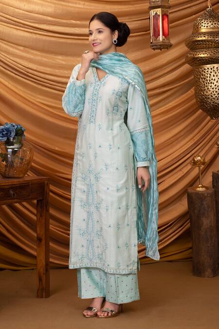 Buy_Ruh Clothing_Blue Cotton Silk, Mulmul Chikankari V Neck Beenisha Kurta Set _Online_at_Aza_Fashions