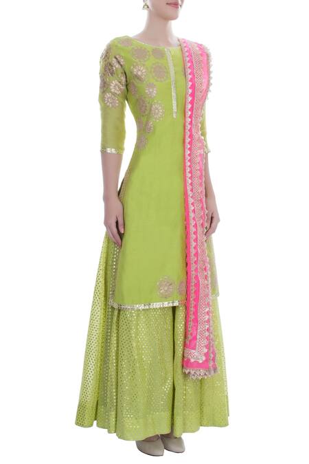 Amrita Thakur Green Embellished Floral Boat Neck Kurta Set Online at Aza Fashions Amrita Thakur_Green Embellished Floral Boat Neck Kurta Set _Online_at_Aza_Fashions