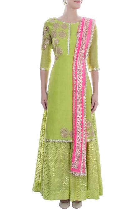 Shop Amrita Thakur Green Embellished Floral Boat Neck Kurta Set Online at Aza Fashions Shop_Amrita Thakur_Green Embellished Floral Boat Neck Kurta Set _Online_at_Aza_Fashions