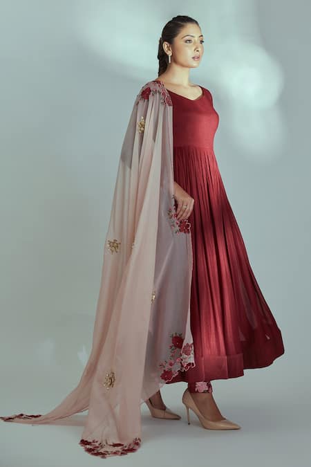 Suruchi Parakh_Maroon Dupatta Organza, Georgette Crepe, Lining Shantoon Pleated Anarkali Set _Online_at_Aza_Fashions