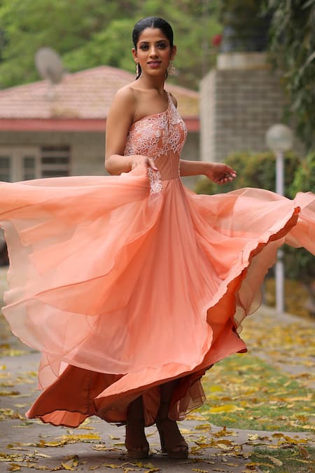 House Of Tushaom Peach Organza Sequins Asymmetric Embroidered One Shoulder Gown Online at Aza Fashions House Of Tushaom_Peach Organza Sequins Asymmetric Embroidered One Shoulder Gown _Online_at_Aza_Fashions