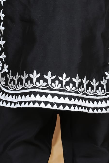 Buy_The Little Celebs_Black Silk Embroidery Thread Kurta Set _Online_at_Aza_Fashions