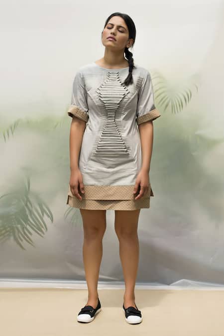 Chillosophy_Grey Cotton Poplin Round Applique Shift Dress_Online_at_Aza_Fashions