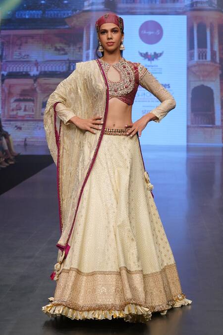 Buy_Soniya G_Cream Pure Silk Blend Floral Keyhole Embroidered Border Bridal Lehenga Set _Online_at_Aza_Fashions
