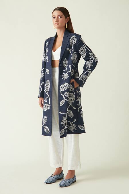 Buy_Payal Pratap_Ivory Matka Silk Embroidery Floral Notched Lapel Collar Gede Jacket  _Online_at_Aza_Fashions