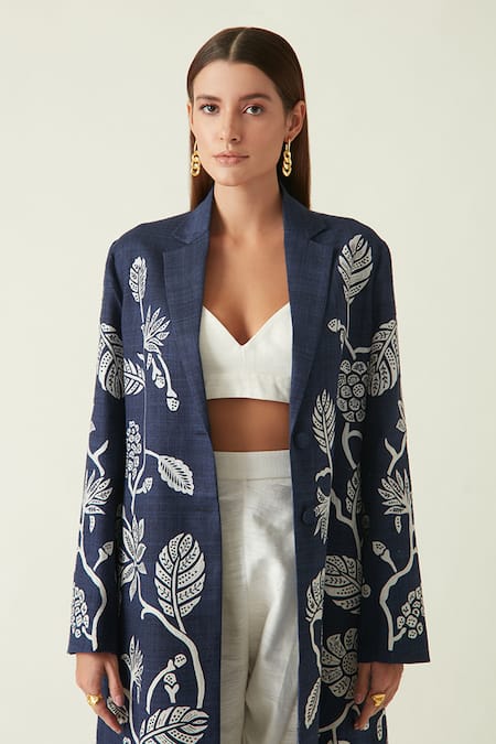 Shop_Payal Pratap_Ivory Matka Silk Embroidery Floral Notched Lapel Collar Gede Jacket  _Online_at_Aza_Fashions