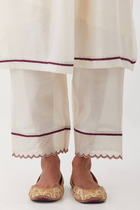 Buy Amisha Kothari Ivory Chanderi , Organza Embroidery, Tassels V-neck Abha Kurta Set Buy_Amisha Kothari_Ivory Chanderi , Organza Embroidery, Tassels V-neck Abha Kurta Set