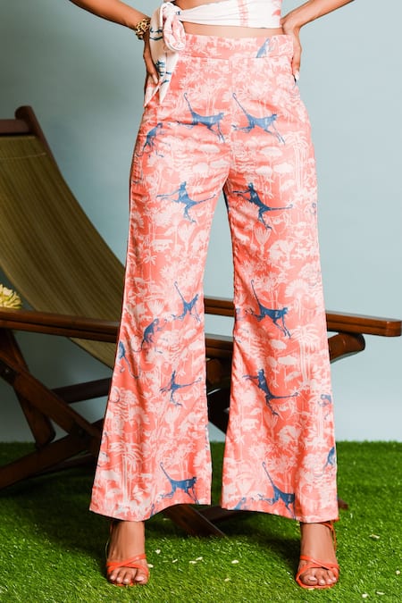 The Dramebaaz CO White Muslin, Silk One Shoulder Safari Top With Pant Online at Aza Fashions The Dramebaaz CO_White Muslin, Silk One Shoulder Safari Top With Pant _Online_at_Aza_Fashions