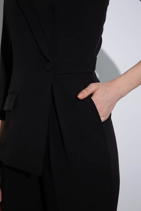 Buy_Pocketful Of Cherrie_Black Crepe One Shoulder Solid Asymmetric Jumpsuit _Online_at_Aza_Fashions