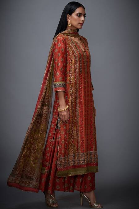 RI.Ritu Kumar_Green Textured Kurta With Skirt And Dupatta_Online_at_Aza_Fashions