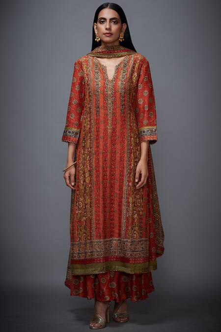 Shop_RI.Ritu Kumar_Green Textured Kurta With Skirt And Dupatta_Online_at_Aza_Fashions