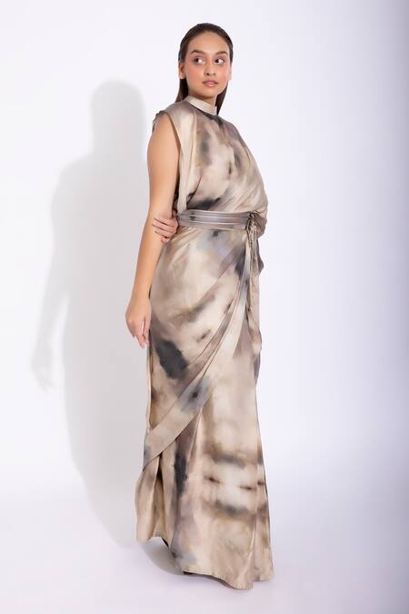Studio Surbhi_Cream Georgette, Satin Piping Round Neck Digital Print Pre-stitched Saree Set _Online_at_Aza_Fashions