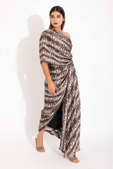 Studio Surbhi Blue Georgette Piping Asymmetric Abstract Illusion Print Satin Saree Gown Online at Aza Fashions Studio Surbhi_Blue Georgette Piping Asymmetric Abstract Illusion Print Satin Saree Gown _Online_at_Aza_Fashions