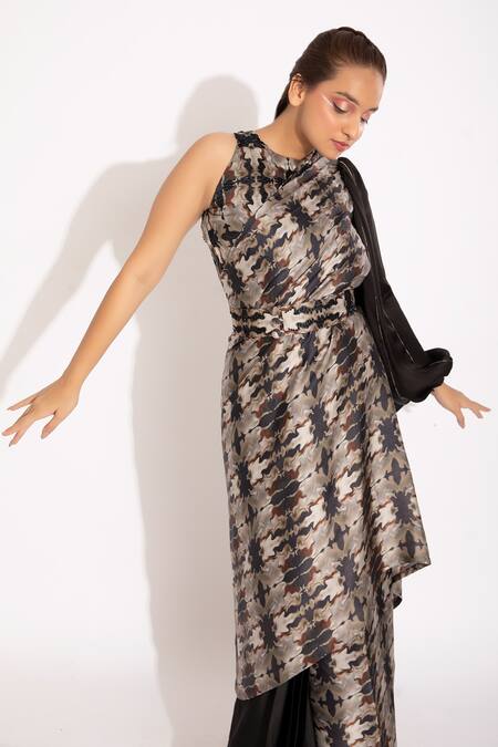 Buy Studio Surbhi Blue Georgette, Satin Cut Work Round Abstract Illusion Print Pre-stitched Saree Online at Aza Fashions Buy_Studio Surbhi_Blue Georgette, Satin Cut Work Round Abstract Illusion Print Pre-stitched Saree _Online_at_Aza_Fashions