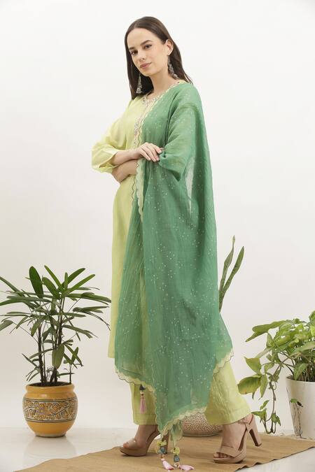 Shop Vrinda By Pundrik Dubey Beige Kurta And Dupatta Chanderi Silk Round Embroidered Set at Aza Fashions Shop_Vrinda By Pundrik Dubey_Beige Kurta And Dupatta Chanderi Silk Round Embroidered Set_at_Aza_Fashions