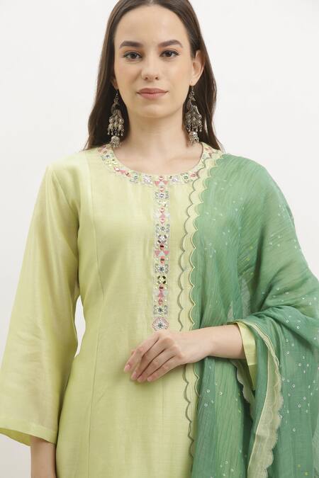 Vrinda By Pundrik Dubey Beige Kurta And Dupatta Chanderi Silk Round Embroidered Set Online at Aza Fashions Vrinda By Pundrik Dubey_Beige Kurta And Dupatta Chanderi Silk Round Embroidered Set_Online_at_Aza_Fashions