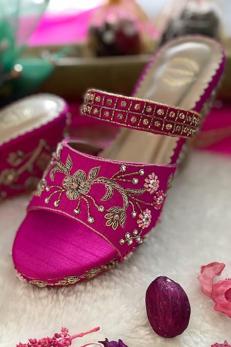 Buy Modanta Footwear Fuchsia Embroidery Floral Wedges Online at Aza Fashions Buy_Modanta Footwear_Fuchsia Embroidery Floral Wedges _Online_at_Aza_Fashions