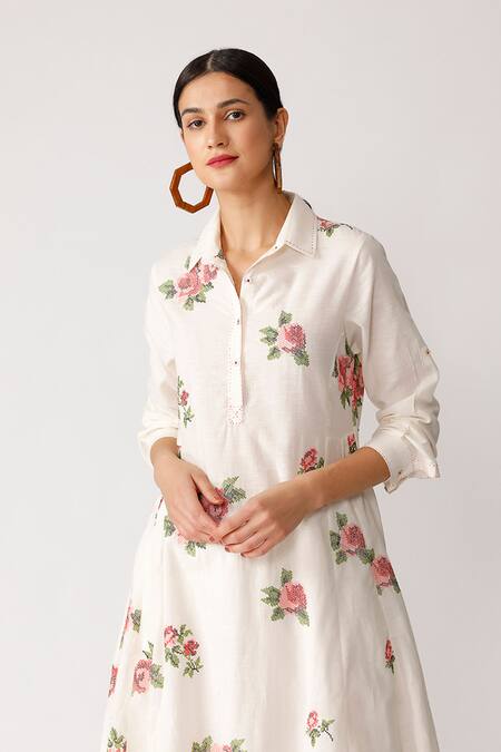 Shop_Umbar_White Cotton Spread Collar Embroidered Tunic_Online_at_Aza_Fashions