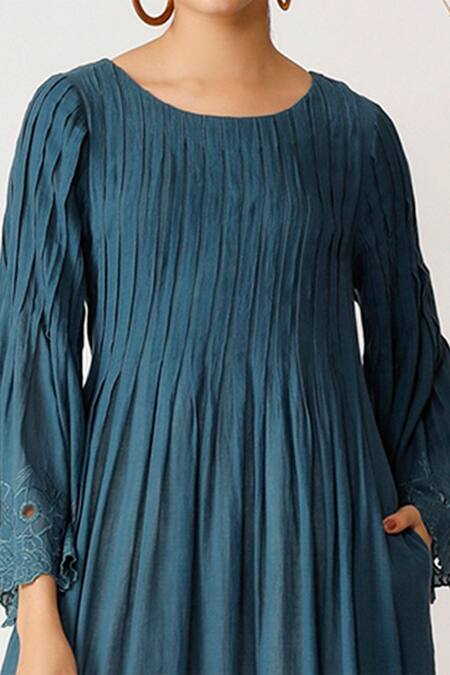 Shop Payal Pratap Green Cotton Round Pleated Tunic Online at Aza Fashions Shop_Payal Pratap_Green Cotton Round Pleated Tunic _Online_at_Aza_Fashions