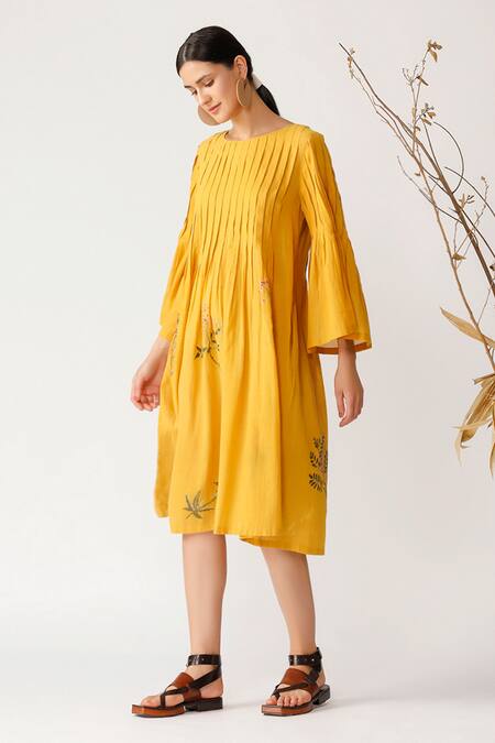 Payal Pratap Yellow Handloom Cotton Linen Round Tunic Online at Aza Fashions Payal Pratap_Yellow Handloom Cotton Linen Round Tunic _Online_at_Aza_Fashions