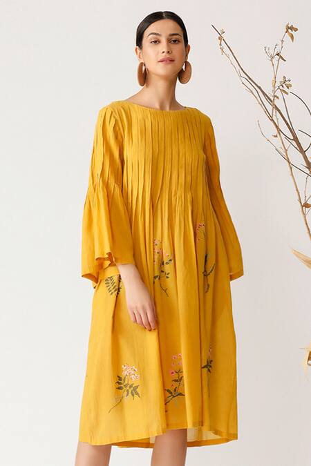 Buy Payal Pratap Yellow Handloom Cotton Linen Round Tunic Online at Aza Fashions Buy_Payal Pratap_Yellow Handloom Cotton Linen Round Tunic _Online_at_Aza_Fashions