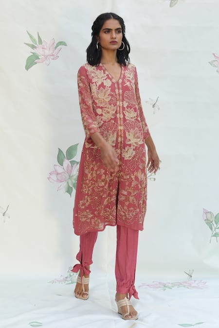 Taavare Embroidered Kurta & Pant Set 