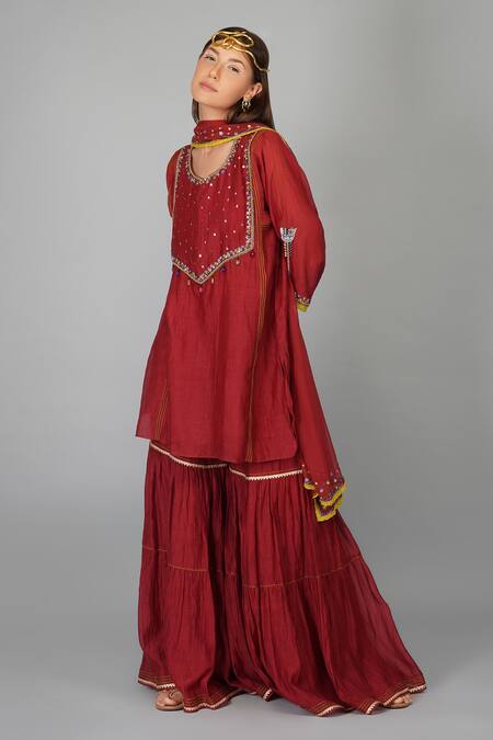 Buy_Devyani Mehrotra_Red Chanderi 40grm Embroidered Sequins U Neck Flower Garnet Kurta Gharara Set_Online_at_Aza_Fashions