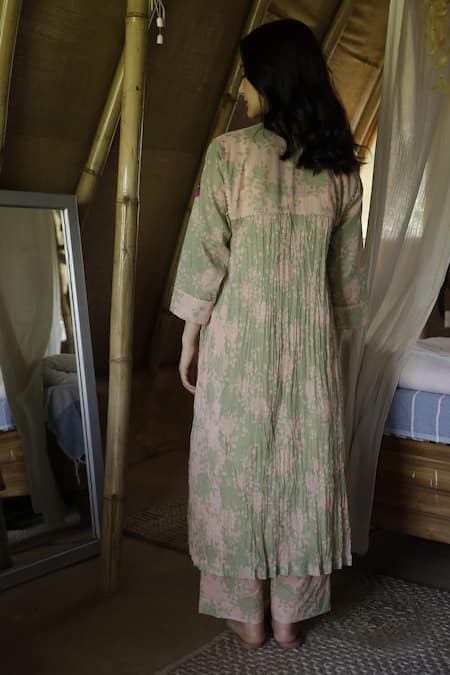 Shop_Raiman_Green Cotton Embroidery Round Neck Thread Kurta And Pant Set 