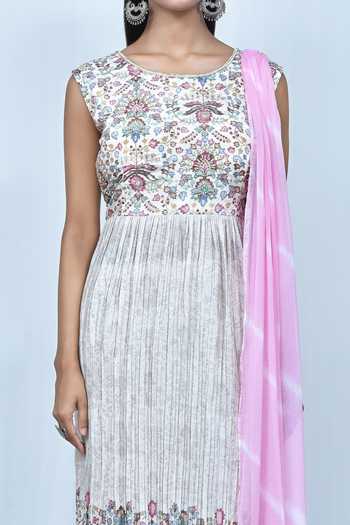 Samyukta Singhania_Cream Georgette Embroidery Round Neck Floral Pattern Fit And Flare Kurta Pant Set_Online_at_Aza_Fashions